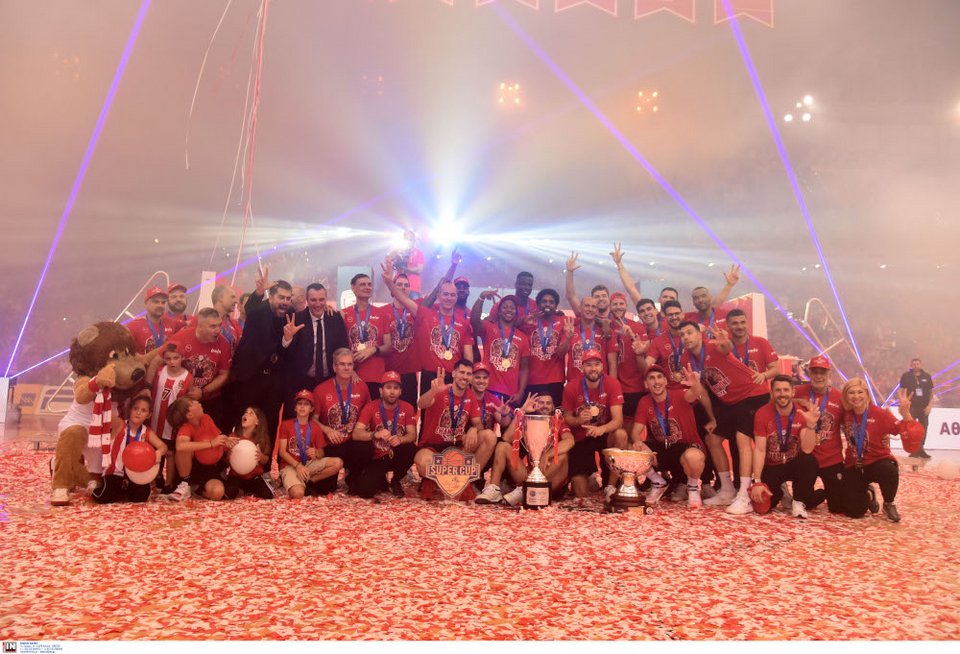 Στιγμιότυπο από την φιέστα του Ολυμπιακού-Φωτογραφία INTIME NEWS