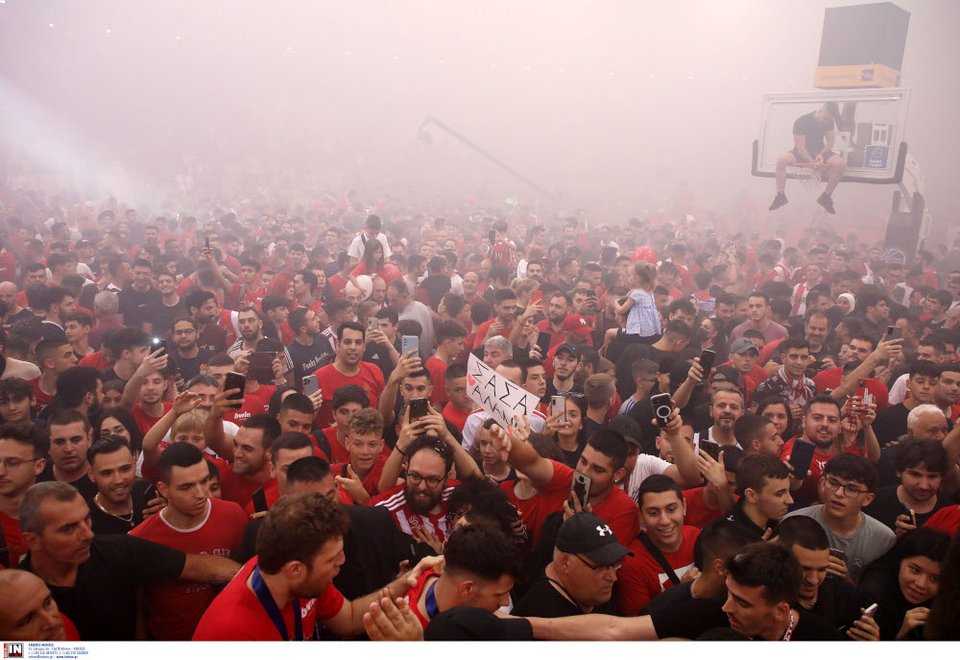 Στιγμιότυπο από την φιέστα του Ολυμπιακού-Φωτογραφία INTIME NEWS