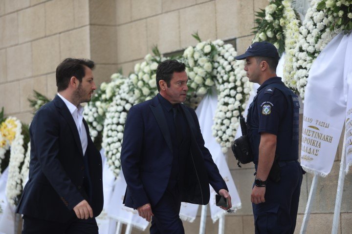 Ο Μάριος Φραγκούλης στην εξόδιο ακολουθία για τον Γιάννη Μαρκόπουλο / Φωτογραφία: ΓΙΑΝΝΗΣ ΠΑΝΑΓΟΠΟΥΛΟΣ-EUROKINISSI