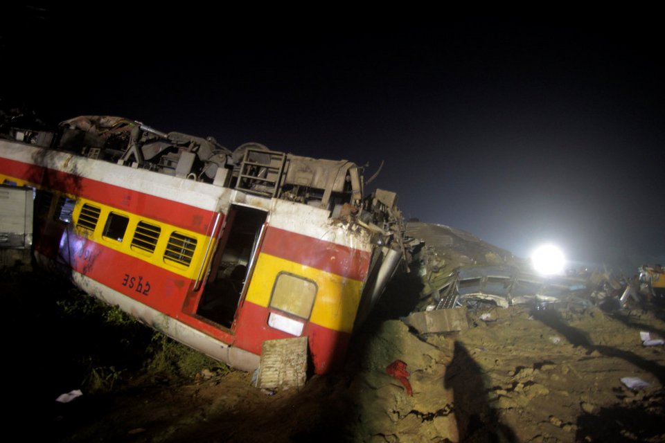 Σύγκρουση τρένων στην Ινδία/ Φωτογραφία: AP Photos