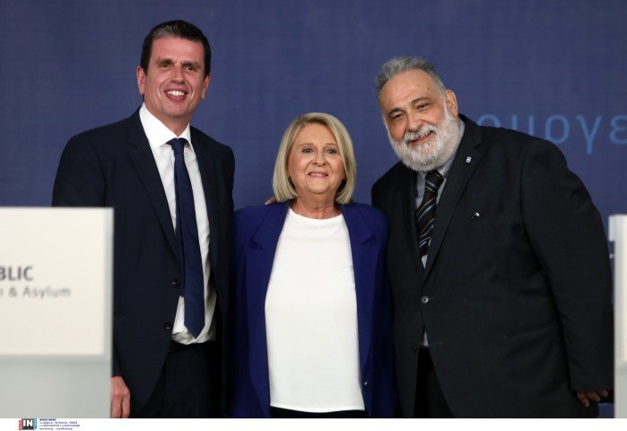 Ο Δ. Καιρίδης, η Σοφία Βούλτεπψη και ο απερχόμενος υπ. Μετανάστευσης Δανιήλ Εσδρά