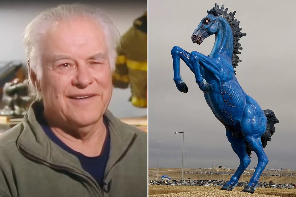Ο Luis Jimenez και το γλυπτό του "Mustang" στο αεροδρόμιο του Ντένβερ