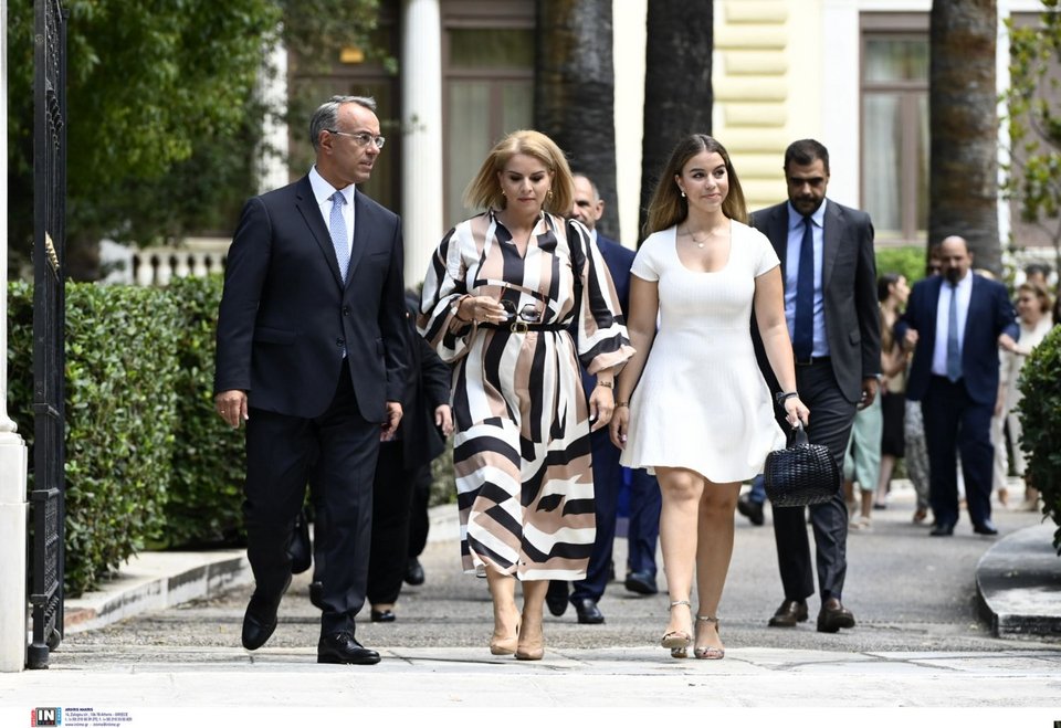 Ο Χρήστος Σταϊκούρας με τη σύζυγό του Άρτεμη Πάνου και την κόρη τους