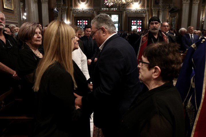 Ο γ.γ. του ΚΚΕ Δημ. Κουτσούμπας και η Αλέκα Παπαρήγα συλλυπούνται την οικογένεια του Γιάννη Μαρκόπουλου / Φωτογραφία: ΧΡΗΣΤΟΣ ΜΠΟΝΗΣ/ΑΡΧΙΕΠΙΣΚΟΠΗ ΑΘΗΝΩΝ
