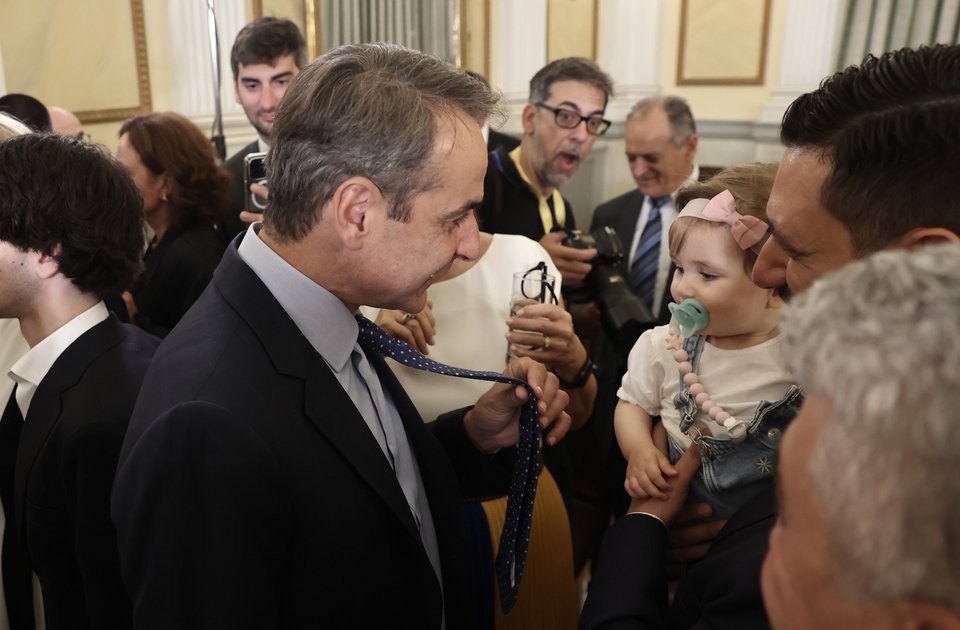 Η κόρη του κ. Κυρανάκη χαμογελά στον Κυριάκο Μητσοτάκη