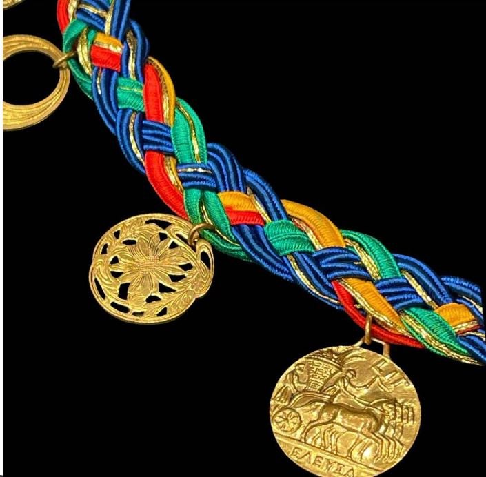 Η αριστουργηματική ζώνη του Yves Saint Laurent από τη Συλλογή Άνοιξη-Καλοκαίρι 1977