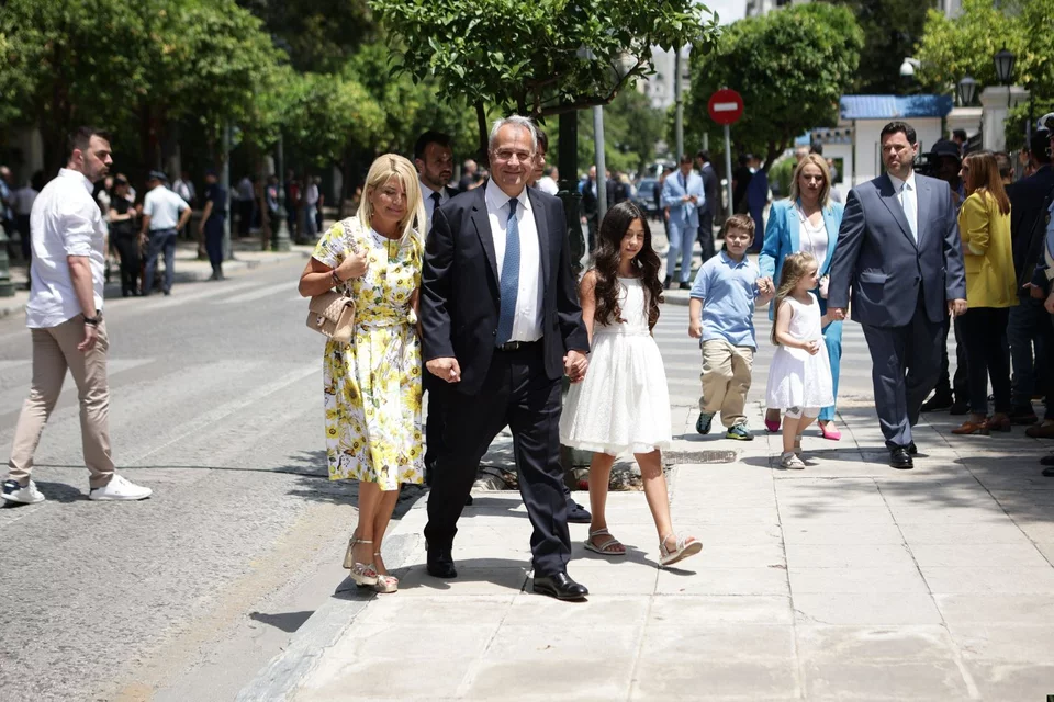 Ο Μάκης Βαρίδης με την οικογένειά του