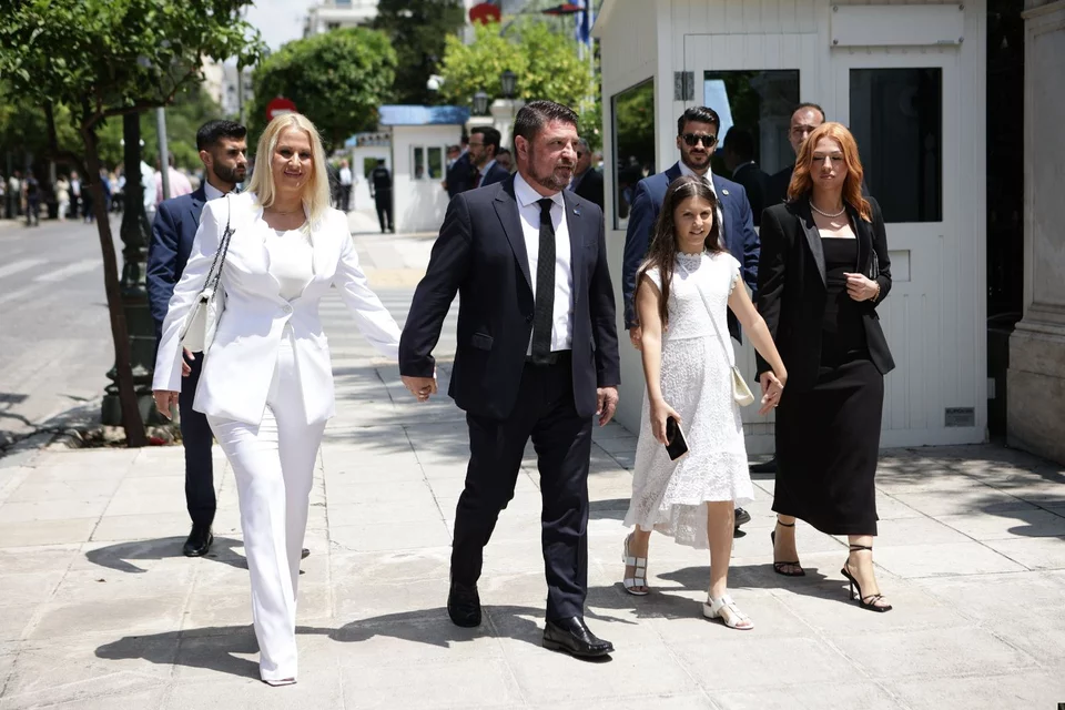 Ο Νίκος Χαρδαλιάς με την οικογένειά του