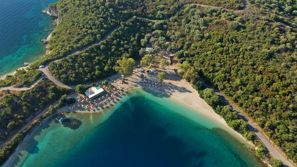 Η παραλία Φανάρι στο Μεγανήσι