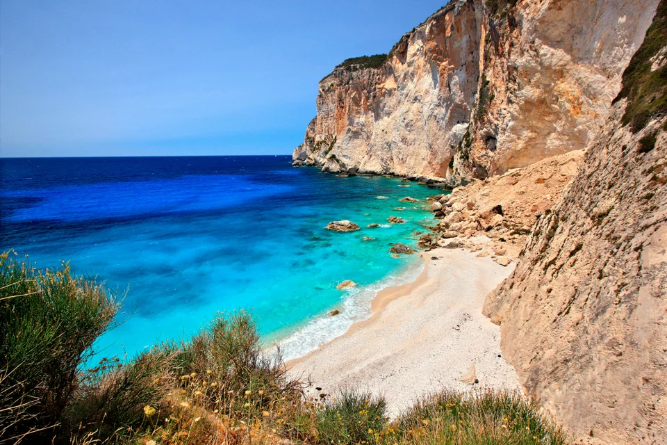 Daily Mail: 8 εναλλακτικοί προορισμοί στην Ελλάδα για ήσυχες και υπέροχες διακοπές 11 paxoi paralia erimitis.jpg