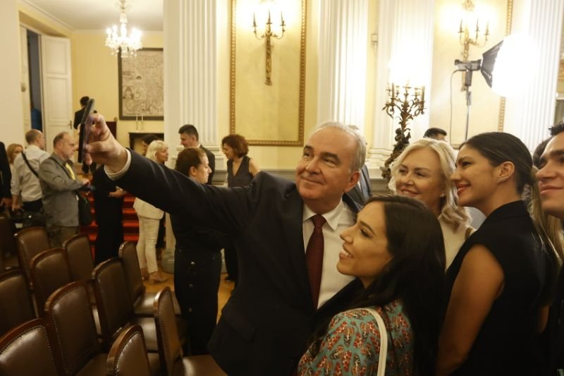 Μια selfie για την οικογένεια Παπαθανάση, για να θυμάται την ιδιαίτερη αυτή ημέρα. 