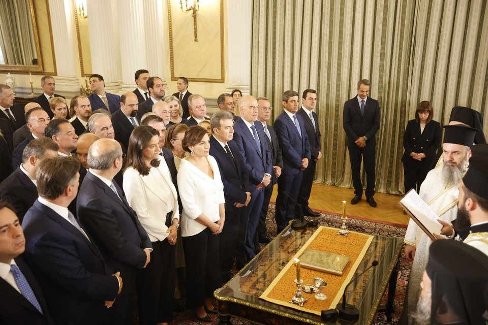 Στιγμιότυπο από την ορκωμοσία της νέας κυβέρνησης