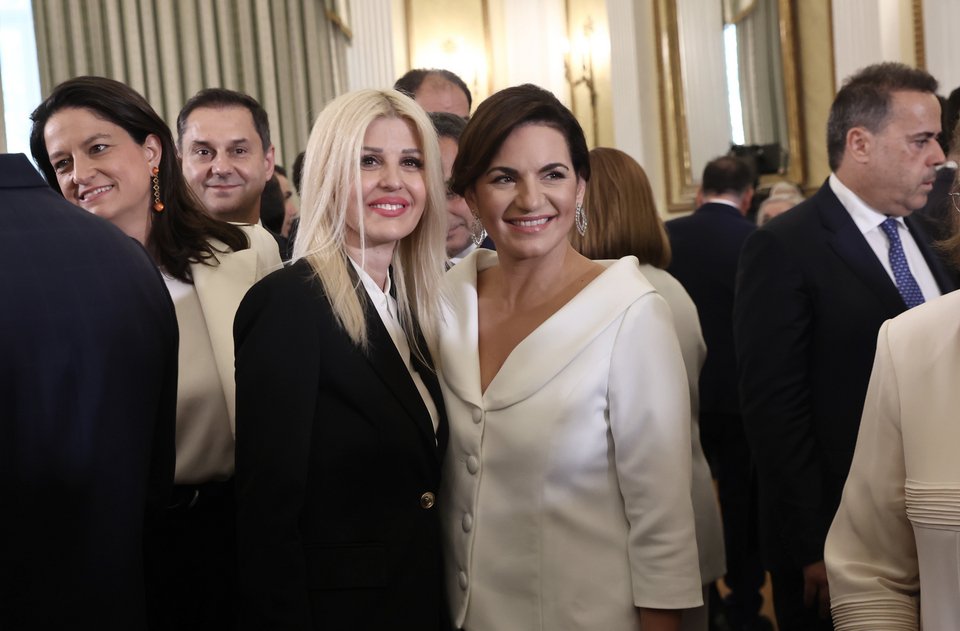 Οι δύο κυρίες του υπουργείου Τουρισμού Όλγα Κεφαλογιάννη και Έλενα Ράπτη