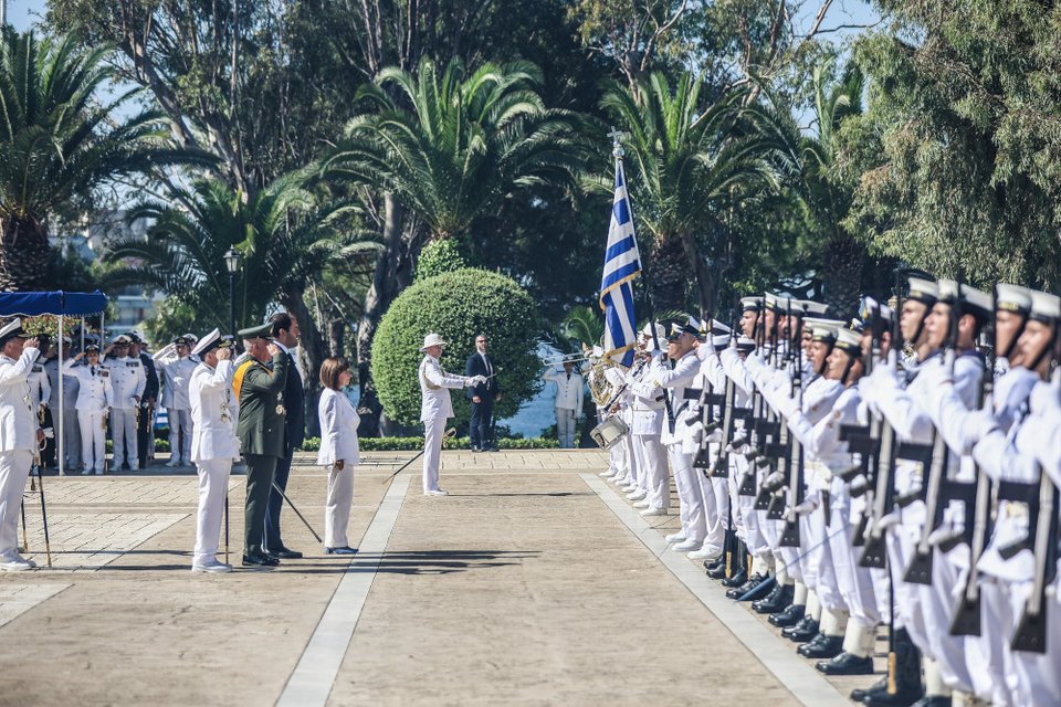 Παρουσία Σακελλαροπούλου και Κεφαλογιάννη η ορκωμοσία των νέων σημαιοφόρων σε Πολεμικό Ναυτικό - Λιμενικό Σώμα / EUROKINISSI