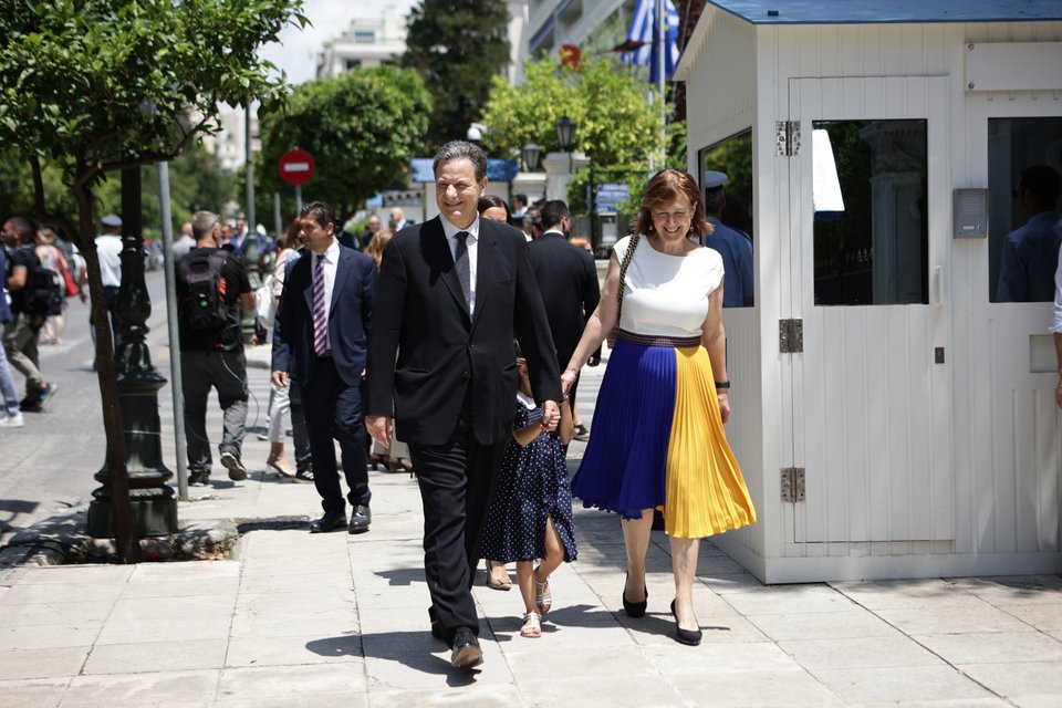 Ο Θοδωρής Σκυλακάκης με τη σύζυγό του