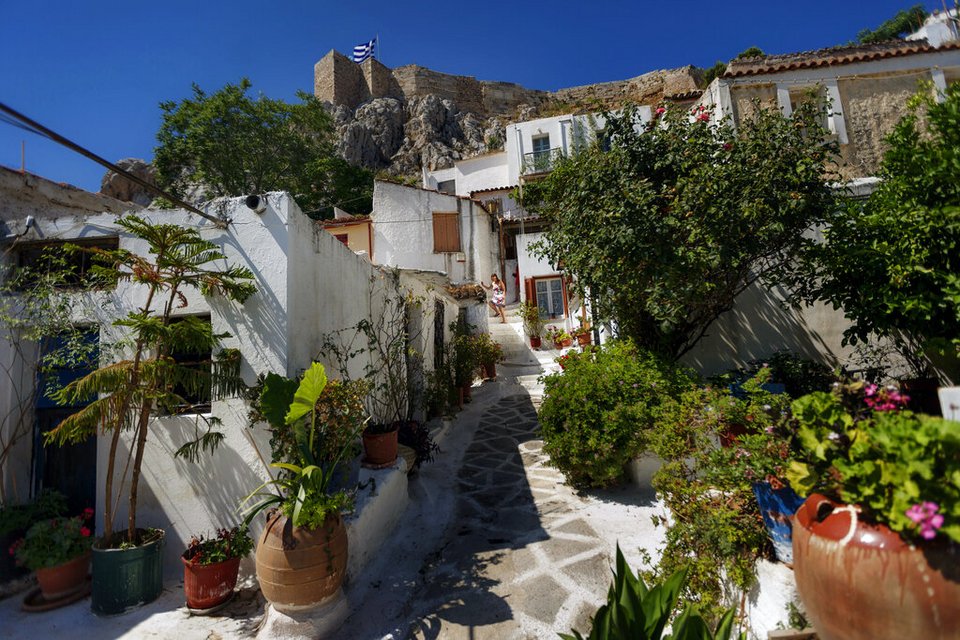 Τα Αναφιώτικα στο κέντρο της Αθήνας, μοιάζουν με νησί
