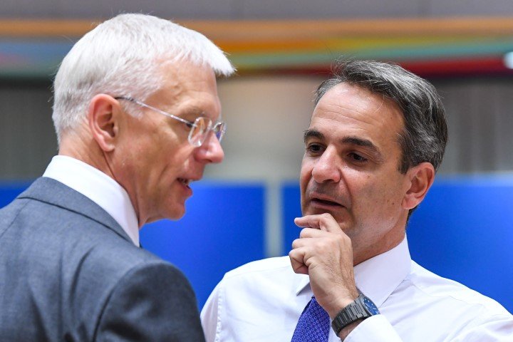 Με τον πρωθυπουργό της Λετονίας, Κρισιάνις Κάρινς