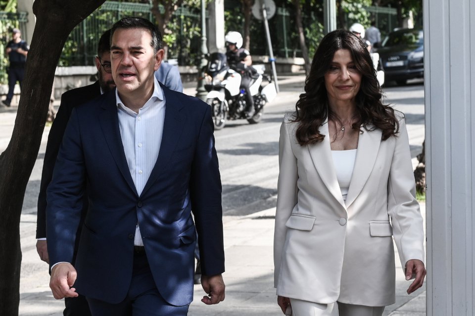 H άφιξη του Αλέξη Τσίπρα στο Μέγαρο Μαξίμου / EUROKINISSI