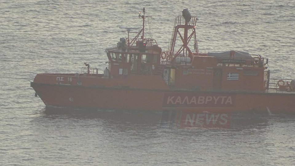 Αίγιο: Καλύτερη εικόνα έχει το μέτωπο της φωτιάς, σώθηκε ο οικισμός Τράπεζα που εκκενώθηκε χθες