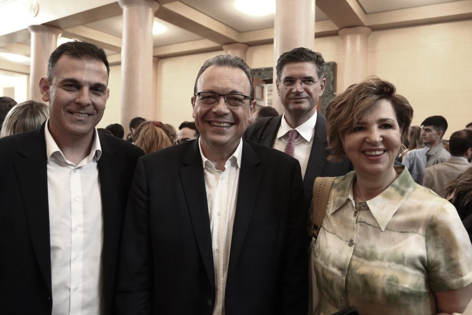 Οι βουλευτές του ΣΥΡΙΖΑ Γιώργος Καραμέρος, Σωκράτης Φάμελλος (επικεφαλής ΚΟ ΤΟΥ ΣΥΡΙΖΑ) και η Όλγα Γεροβασίλη 