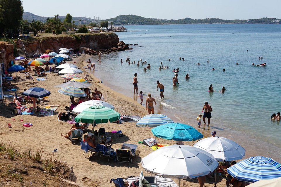 Παραλία Γλυφάδας / Φωτογραφία: Eurokinissi