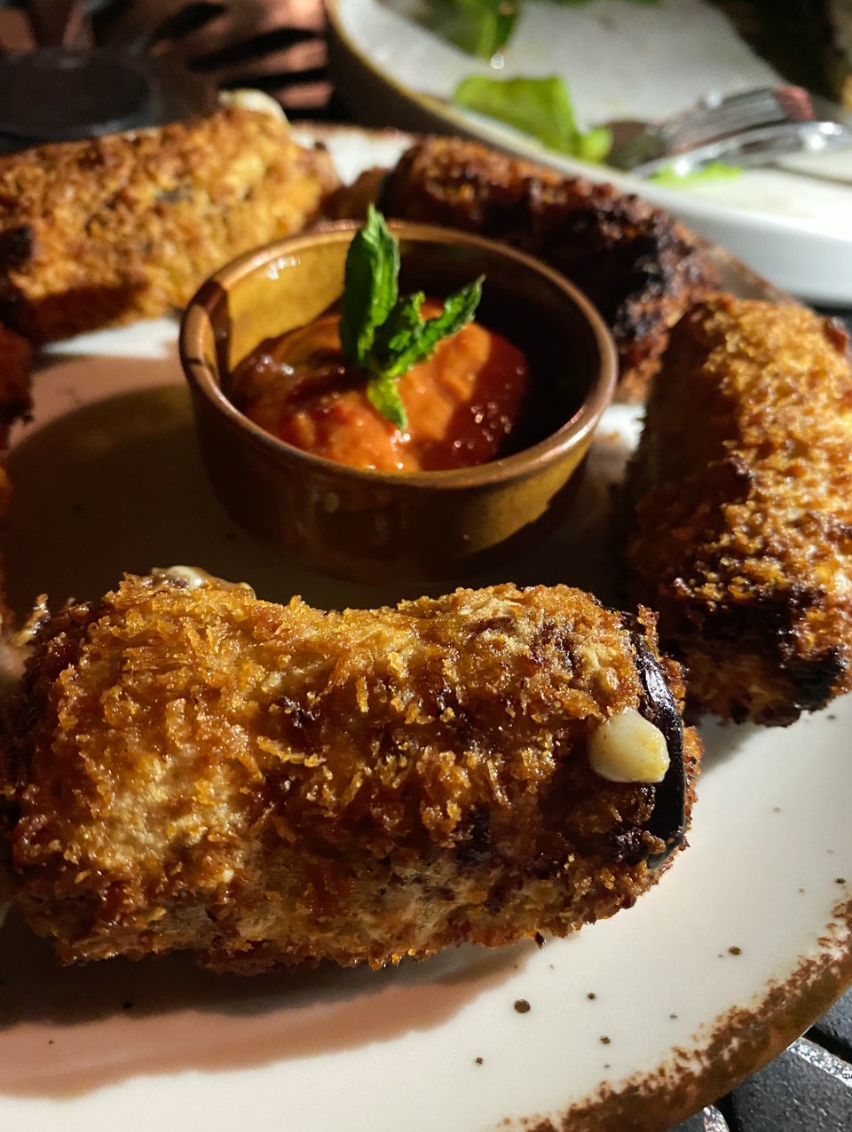 Τα τραγανά μπουρεκάκια μελιτζάνας.