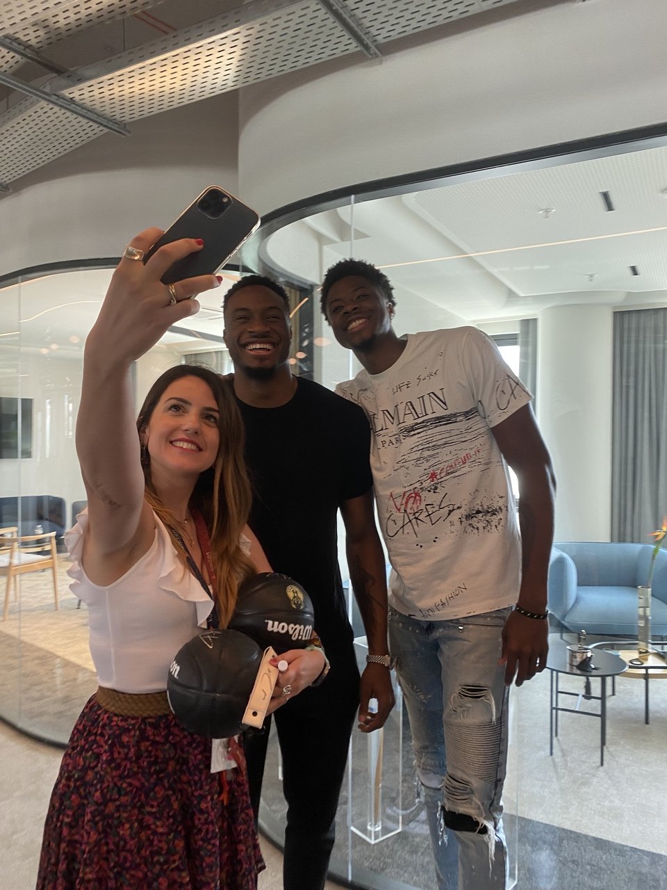 Selfie με τα αδέρφια Αντετοκούνμπο