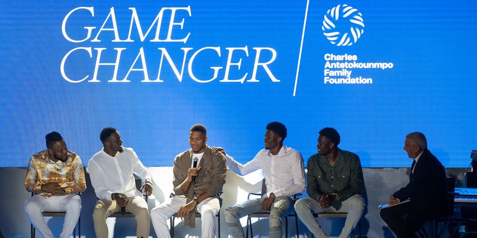  Οικογένεια Αντετοκούνμπο και Charles Antetokounmpo Family Foundation (CAFF) 