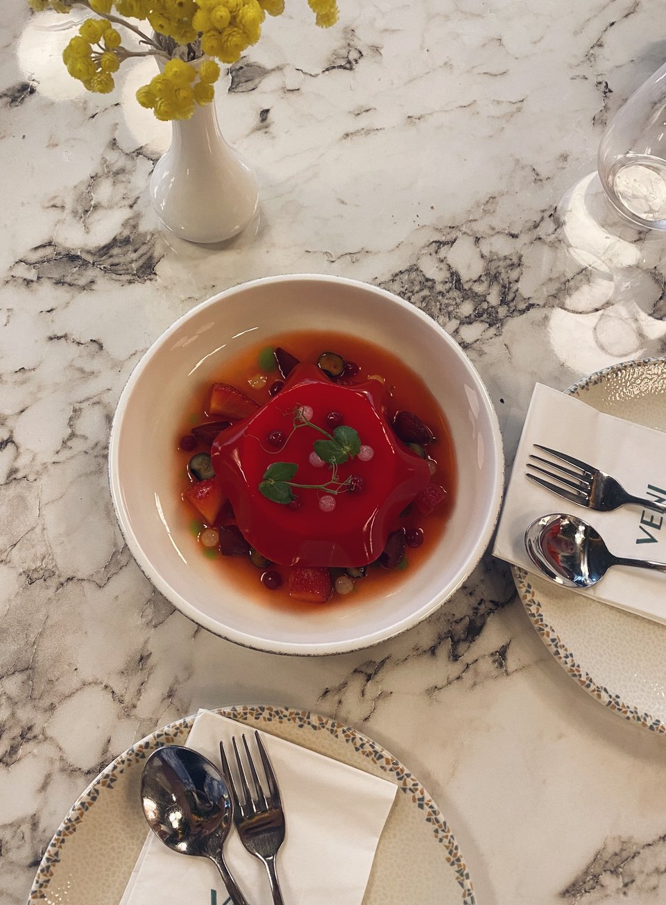 Το γλυκό Semifreddo Al Limone  / Φωτογραφία: Μάνος Λειβαδάρος/iefimerida