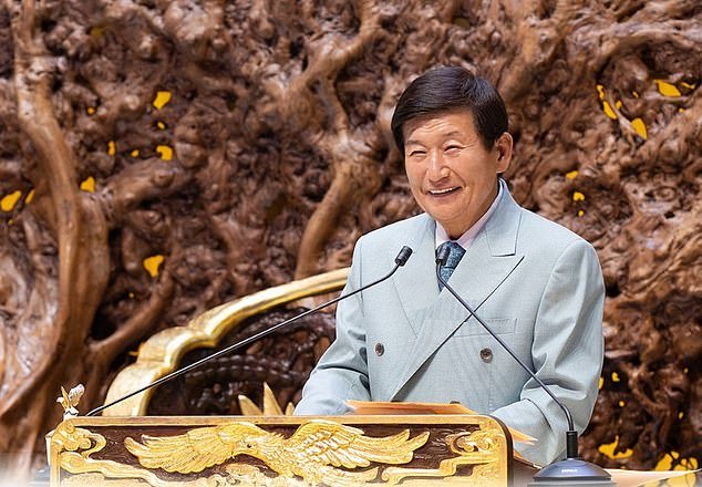 Ο Jung Myung Seok (στη φωτογραφία) είναι ένας καταδικασμένος βιαστής που καταδικάστηκε σε 10 χρόνια φυλάκιση