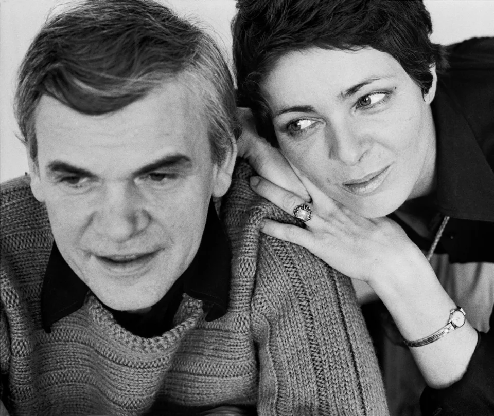 Ο Μίλαν Κούντερα με τη σύζυγό του