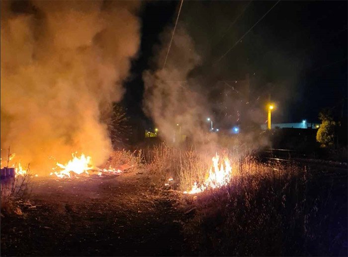 Φωτιά στην Λ. Κωνσταντινουπόλεως στις Αχαρνές / Φωτογραφία acharnaika-nea