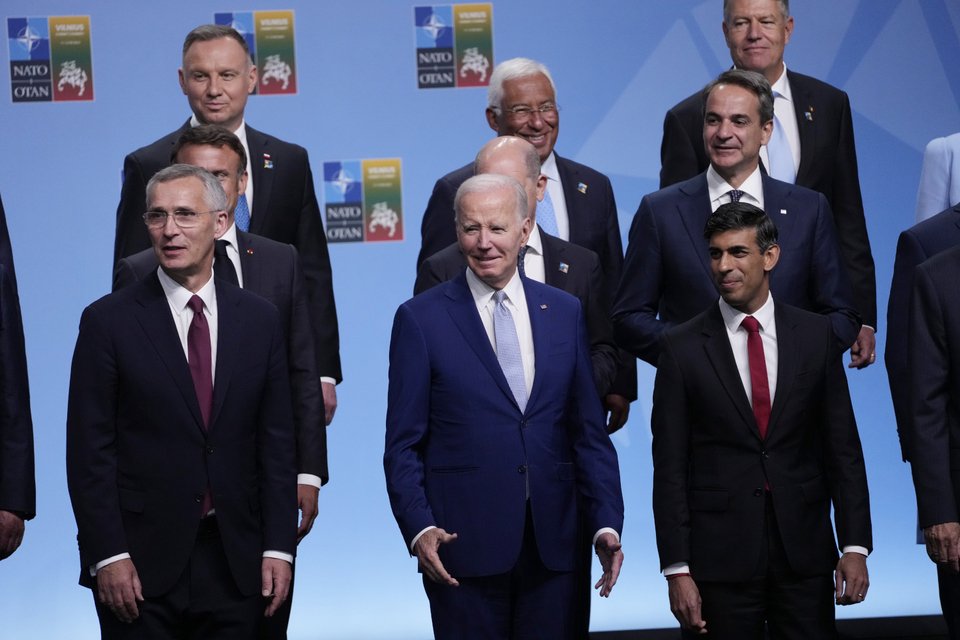 Σούνακ, Μητσοτάκης, Μπάιντεν, Στόλτενμπεργκ σε πόζα στη σύνοδο του ΝΑΤΟ