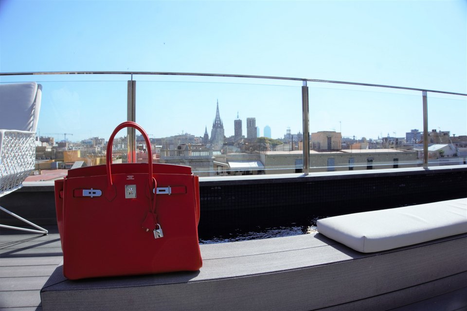 Μία κόκκινη τσάντα Birkin