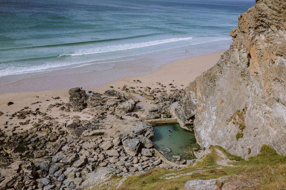 Η πισίνα του Porthtowan Rock στην Κορνουάλη του Ηνωμένου Βασιλείου έχει το παρατσούκλι Mermaid Pool.
