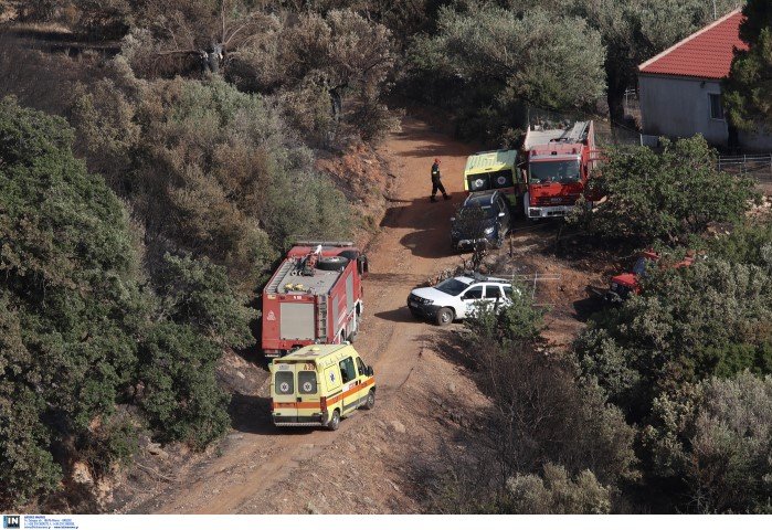 ΕΚΑΒ και Πυροσβεστική στο σημείο που κατέπεσε το Canadair -Φωτογραφία: Intimenews/ΓΙΑΝΝΗΣ ΛΙΑΚΟΣ