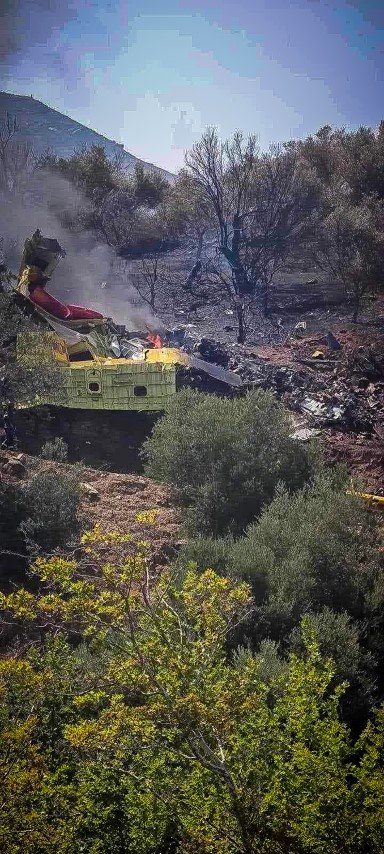 To CANADAIR CL 215 που έπεσε στον Πλατανιστό Καρύστου