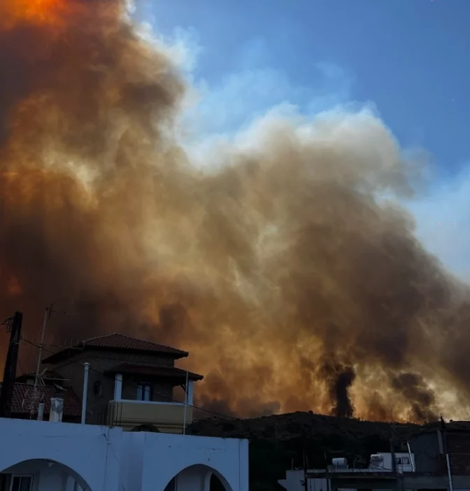 Δραματική η κατάσταση σε Ρόδο και Κέρκυρα: Κάηκαν σπίτια σε Γεννάδι, Μαλώνα και Λούτσες - Η τελευταία ενημέρωση της πυροσβεστικής (vid) 6 gennadi3.png