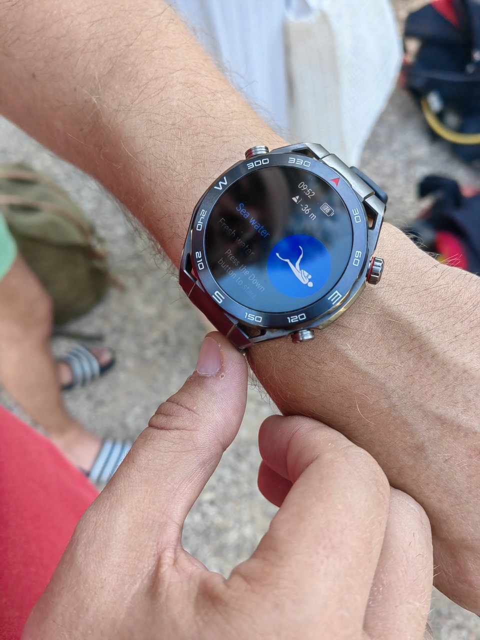 Το Huawei Watch Ultimate έτοιμο σε λειτουργία κατάδυσης