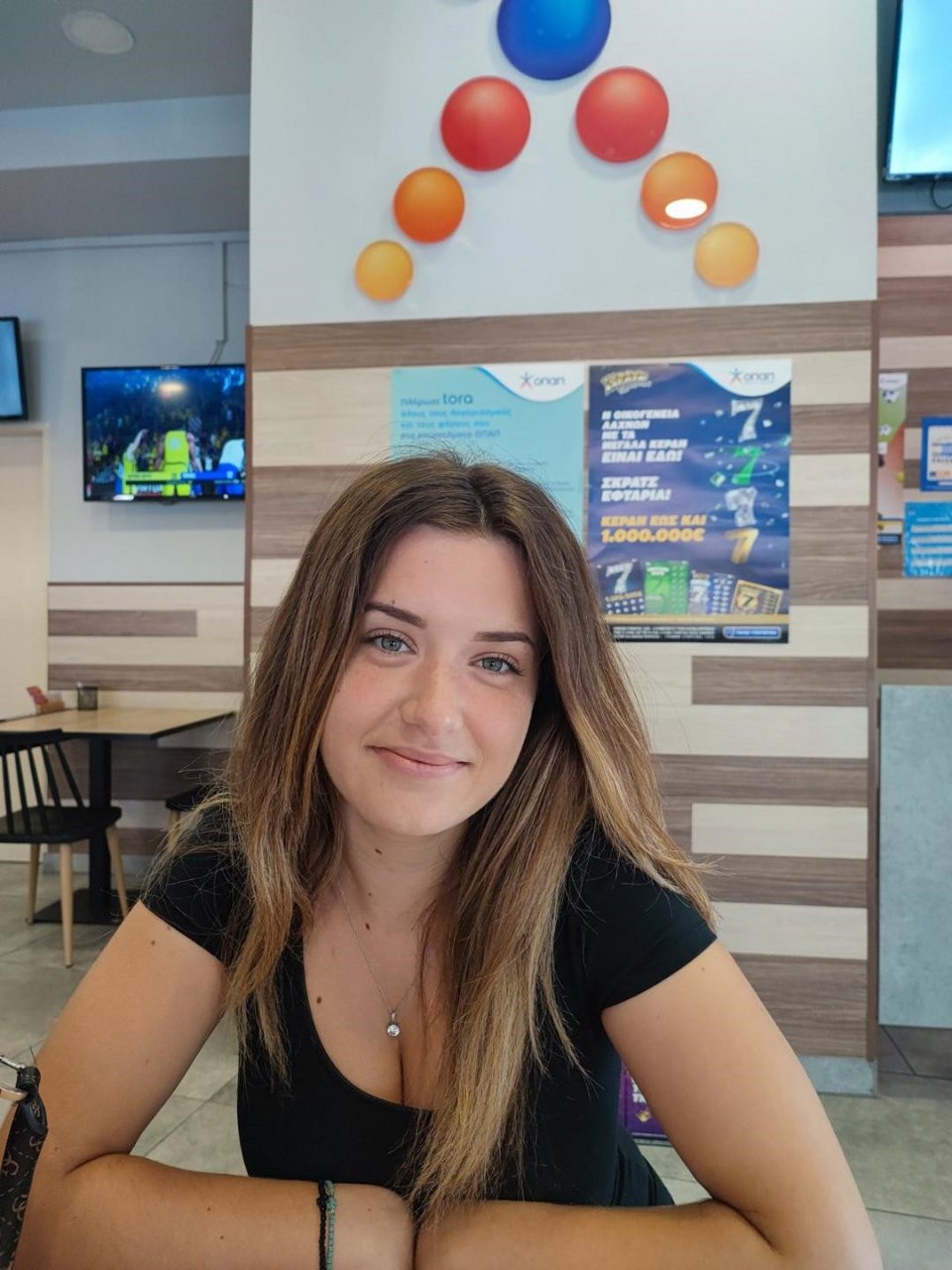 Επισκέπτες καταστημάτων ΟΠΑΠ που δοκίμασαν την τύχη τους στο FREEWIN