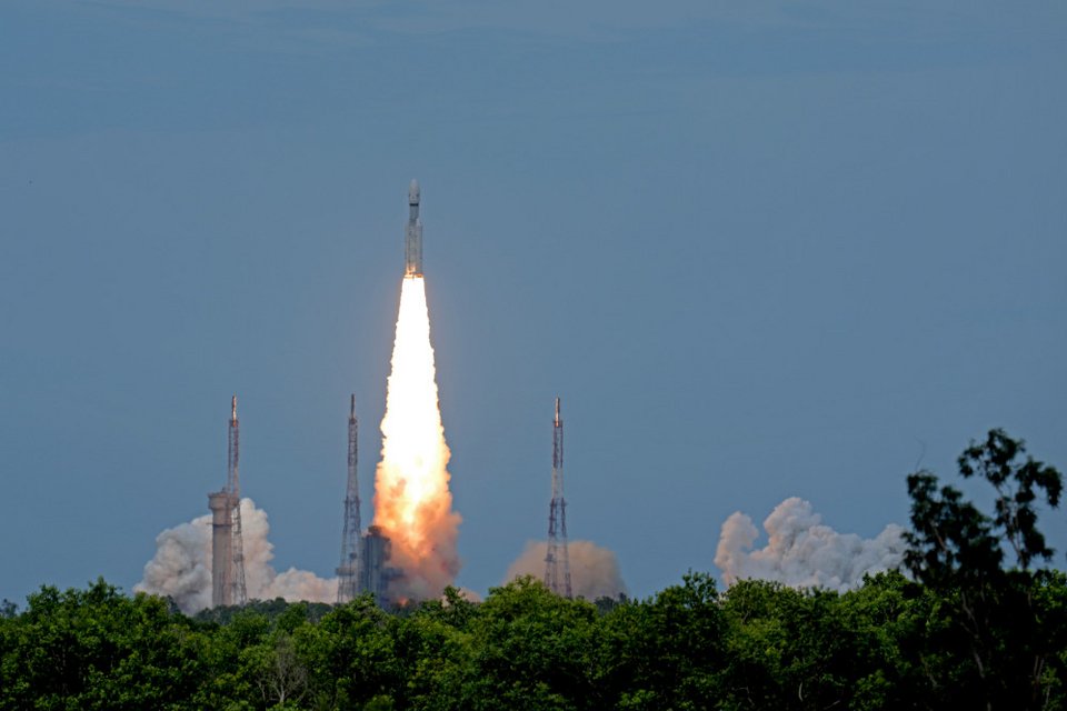 Η εκτόξευση του διαστημοπλοίου Chandrayaan-3 από την Ινδία / Φωτογραφία: AP Photos