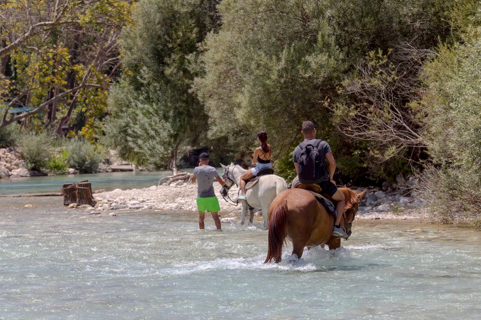 Ιππασία στον ποταμό Αχέροντα