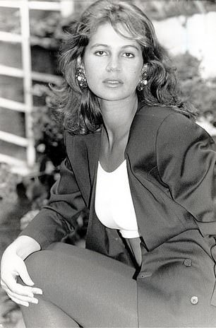 Η Julia Lemigova σε ηλικία 18 ετών