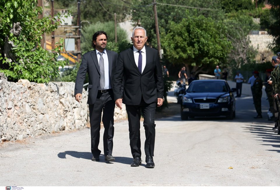 Ευάγγελος Αποστολάκης, εν αποστρατεία ναύαρχος του Πολεμικού Ναυτικού, επίτιμος Αρχηγός ΓΕΕΘΑ και βουλευτής του ΣΥΡΙΖΑ