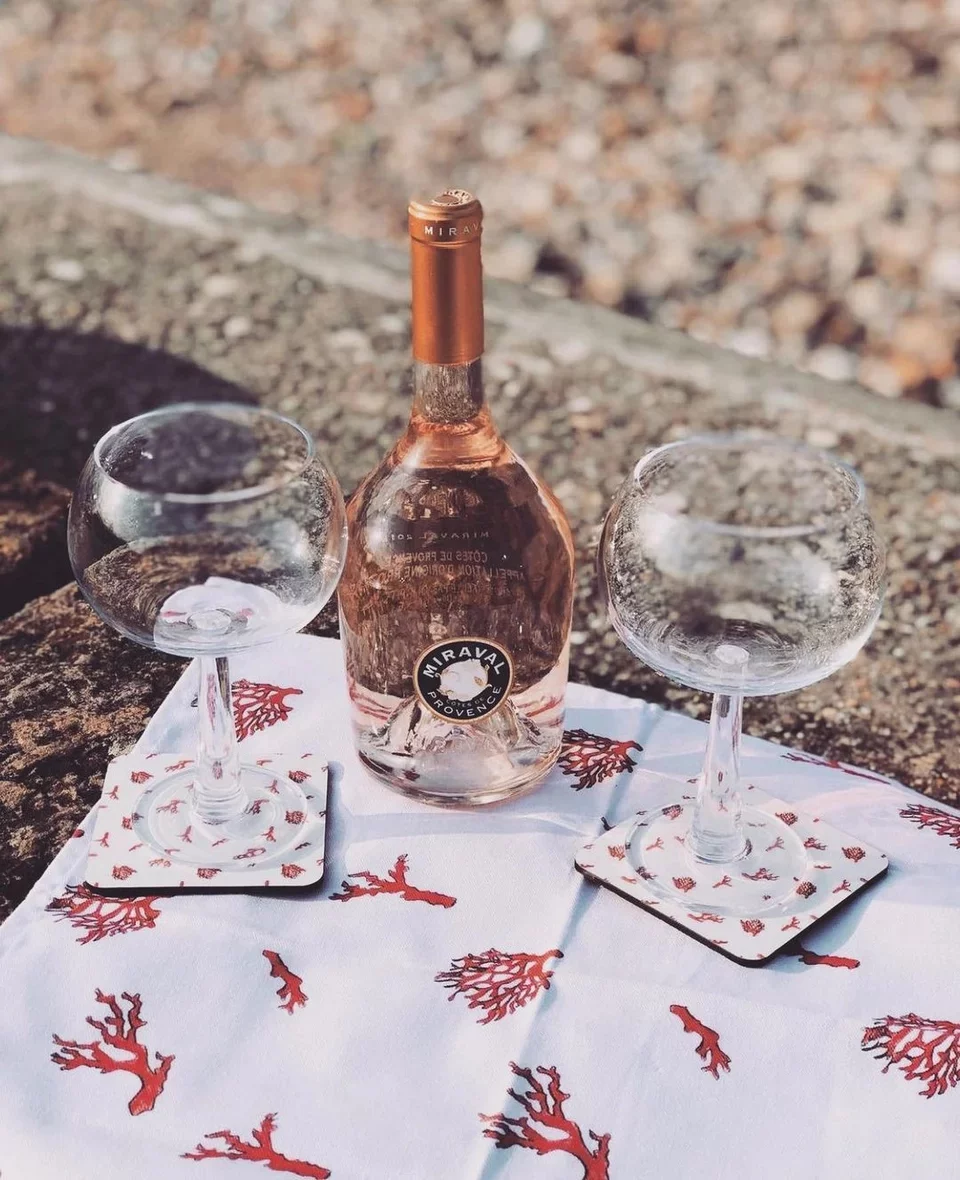 Το ροζέ κρασί των Μπραντ - Τζολί 