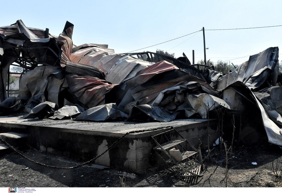 Το υψηλό θερμικό φορτίο που δημιούργησε η πυρκαγιά έλιωσε τα πάντα στο πέρασμά του