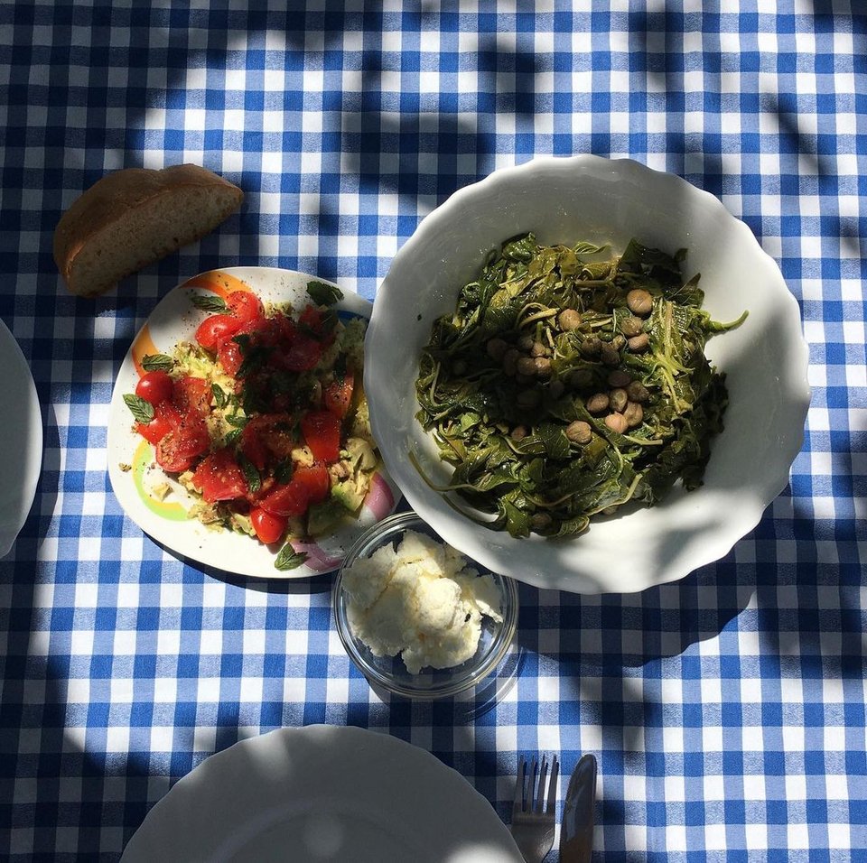 Η αξία της αυθεντικής παριανής κουζίνας κρύβεται στην απλότητα. Η Νίκη Μηταρέα στο account της στο Instagram μοιράζεται τις γαστρονιμικές απολαύσεις της από το νησί και μας ταξιδεύει με τις φωτογραφίες της.