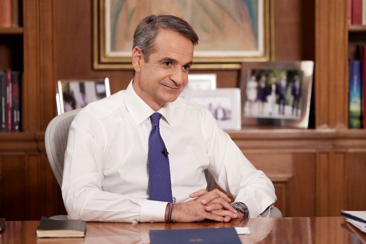 Ο Κ. Μητσοτάκης στη συνέντευξη που παραχώρησε στη Σ. Κοσιώνη και τον Π. Τσίμα για τον ΣΚΑΪ / Φωτογραφία: Γ.Τ Πρωθυπουργού/ΠΑΠΑΜΗΤΣΟΣ ΔΗΜΗΤΡΗΣ
