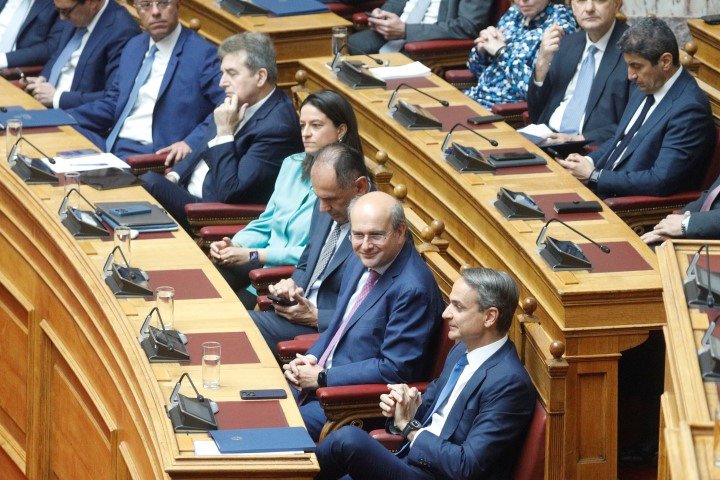 Τα υπουργικά έδρανα / Φωτογραφία: ΓΙΩΡΓΟΣ ΚΟΝΤΑΡΙΝΗΣ/EUROKINISSI