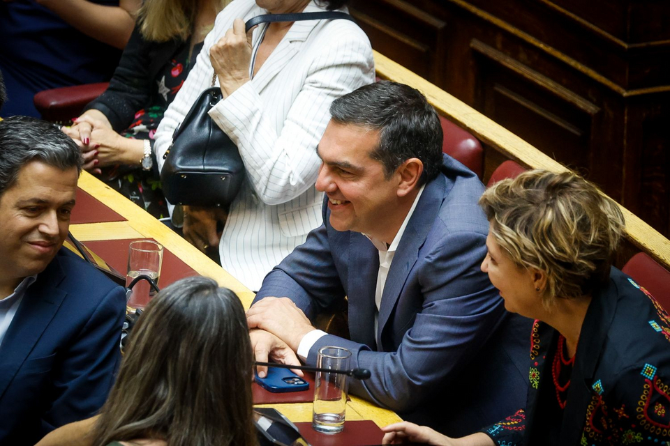 Στη συνέχεια μετακινήθηκε πιο πίσω στην πτέρυγα του ΣΥΡΙΖΑ